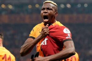 Osimhen'den tarihi performans! Efsanelerin arasına girdi