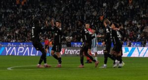 Eksik Beşiktaş, Konya'da yara sardı