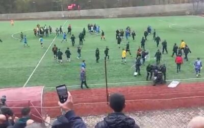 24 kırmızı kartın çıktığı olaylı maç ertelendi