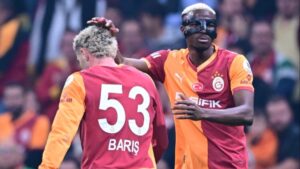 Islıklanan Barış’tan taraftara cevap