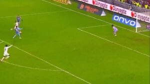 82. dakikada inanılmaz an! Beşiktaş taraftarı çıldırdı