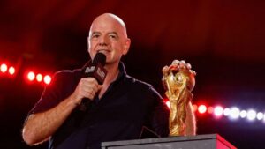 Futbol takvimi yine alt üst olacak! Satılık Infantino