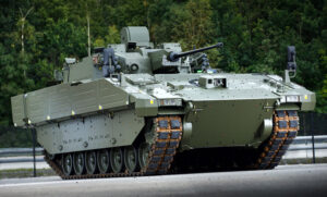 İngiltere 8 milyar dolarlık Ajax projesini askıya aldı