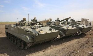 Rus birliklerine yeni BMP-3 zırhlı muharebe araçları teslim edildi
