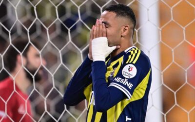 Fenerbahçeli futbolcular şaşkın! Zorbalara karşı yapayalnız