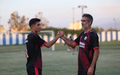 Baba oğul aynı takımda oynuyorlar