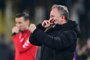 Sergen Yalçın: 'Bize gelince kırmızı kart, rakibe gelince uyarı'