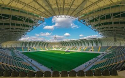 Daha dün kupa kaldırıyordu! Bugün internet sitesini bile satışa çıkarttı