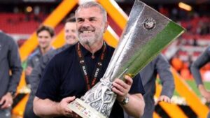 Deneyimli teknik adam, yenilgiden 19 dakika sonra kovuldu!