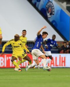 Fenerbahçe iki puan daha bıraktı