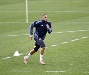 Cenk Tosun ameliyat oldu