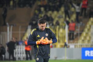 Fenerbahçe'de derbi öncesi Ederson şoku! PFDK'ye sevk edildi