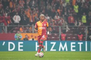 Galatasaray'da kritik maçlar öncesi iki şok birden
