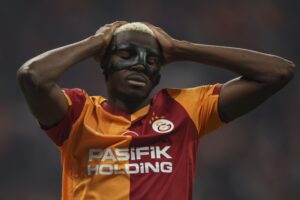 Osimhen'den Galatasaray'a kötü haber! Derbiye yetişecek mi?