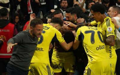 Jhon Duran'dan derbi primi jesti!