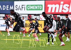 Beşiktaş 3 eksikle çalıştı