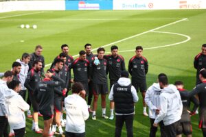 Montella'dan millilere: Tek kelime etmeyeceksiniz!