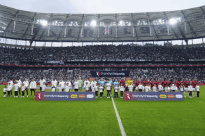 Beşiktaş'ta ıslıklı protesto! Tribünlerin hedefi oldu