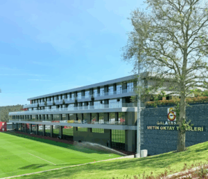 Okan Buruk'un yardımcısı tesislere gelmedi, sözleşmesi feshedildi!