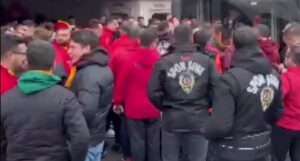 Galatasaray taraftarı 30 otobüsle Kadıköy'de