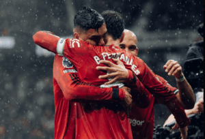 Nefes kesen maç Manchester United'ın