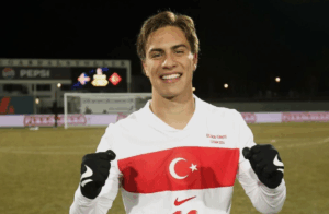 Kenan Yıldız'a büyük onur! Milli yıldıza mükemmelliyet ödülü