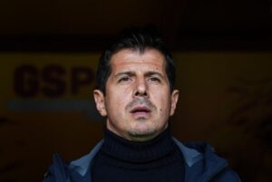 Emre Belözoğlu'ndan sucuklu pizza çıkışı