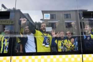 1900 Fenerbahçe taraftarı derbi için Dolmabahçe'de!
