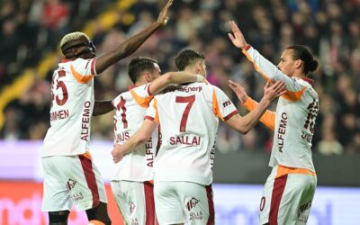 Galatasaray deplasmanda Antalyaspor'u dört golle geçti