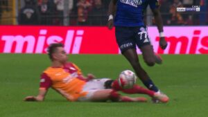 Galatasaray-Kasımpaşa maçına damga vuran pozisyonlar