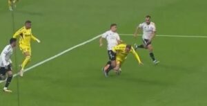 Fenerbahçe'den derbide penaltı itirazları!