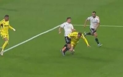 Fenerbahçe'den derbide penaltı itirazları!