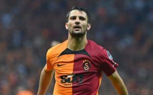 Galatasaray'ın eski yıldızı 31 yaşında futbolu bıraktı