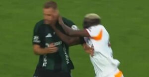 Kocaelispor'dan Osimhen'in hareketine kırmızı kart itirazı!