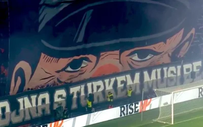 Fenerbahçe maçında Çek taraftarlardan küstah pankart!