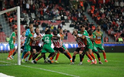 Alanyaspor Samsun deplasmanında bir puanı son dakikada aldı