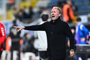 Beşiktaş taraftarından Sergen Yalçın'a büyük tepki