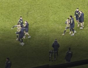 Fenerbahçe taraftarından Sebastian Szymanski'ye tepki