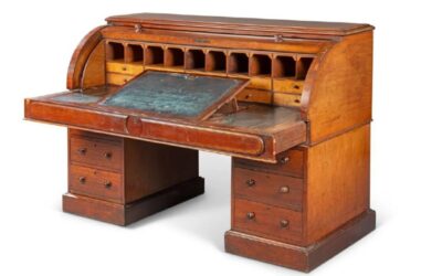 J.R.R. Tolkien’in Çalışma Masası Açık Arttırmaya Çıkıyor