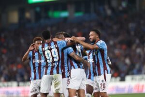 Trabzonspor 131 hafta sonra ilk peşinde